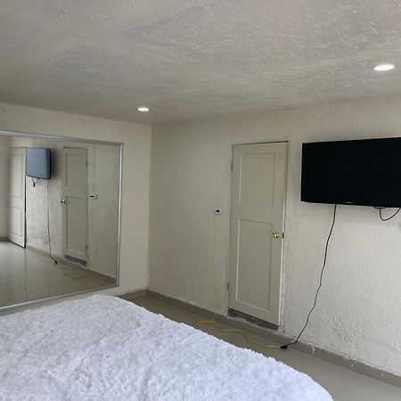 La Casa De Mickey Appartement Ciudad Juárez Buitenkant foto